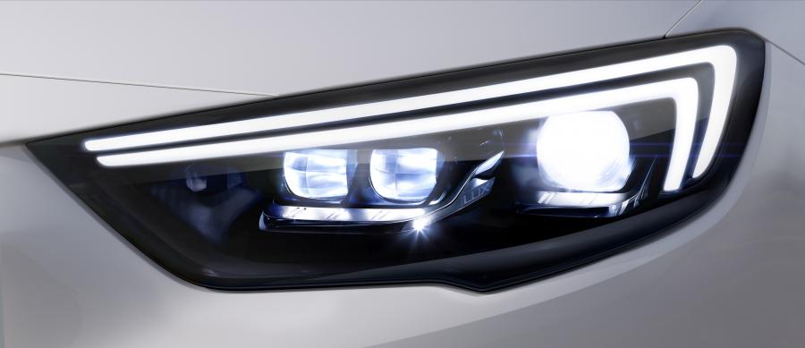 Детали экстерьера Opel Insignia Grand Sport Turbo 4x4 2017 года  (фото 12 из 41)